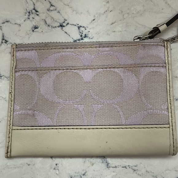 Coach lilac/cream small card wallet with keychain - Picture 2 of 6